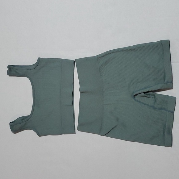 UF Sport Workout Set: Matching Gym Top, Short and legging - Picture 7 of 10